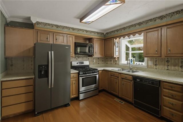 12708 12TH Street, Grandview, MO 64030