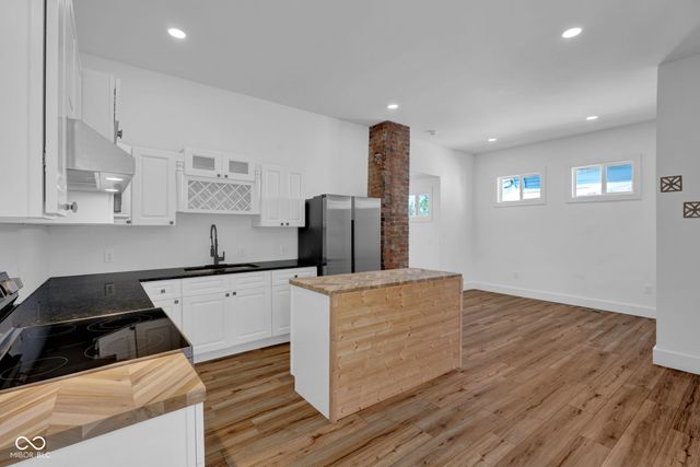 1200 N 10th Street, Terre Haute, IN 47807