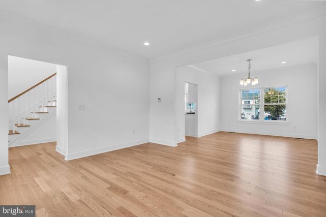 33 PENNSYLVANIA AVE, Waretown, NJ 08758