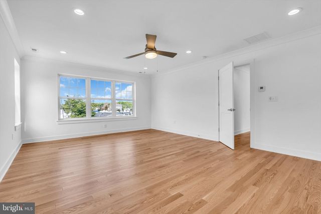 33 PENNSYLVANIA AVE, Waretown, NJ 08758