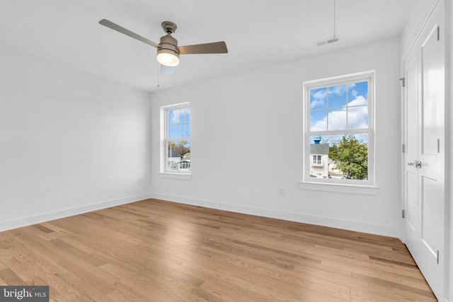 33 PENNSYLVANIA AVE, Waretown, NJ 08758