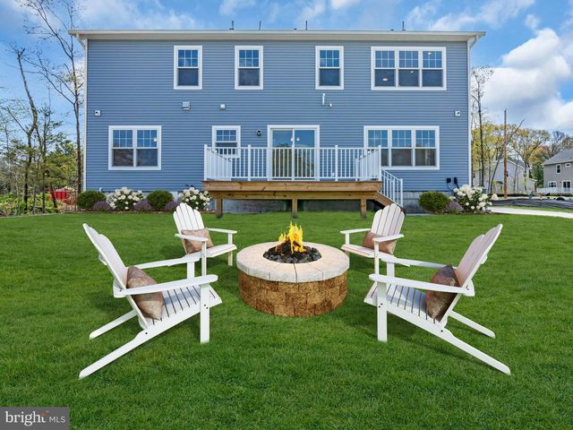 33 PENNSYLVANIA AVE, Waretown, NJ 08758