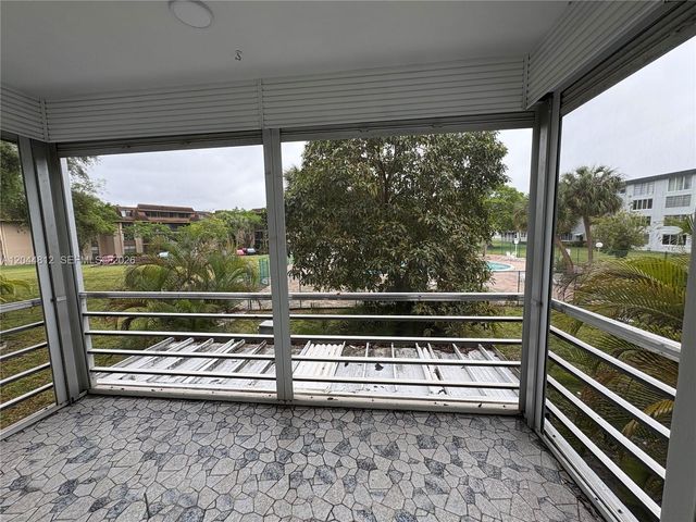447 NE 195th Street 214, Miami, FL 33179