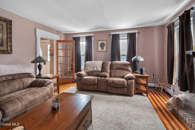 32 Broadway, Amsterdam, NY 12010