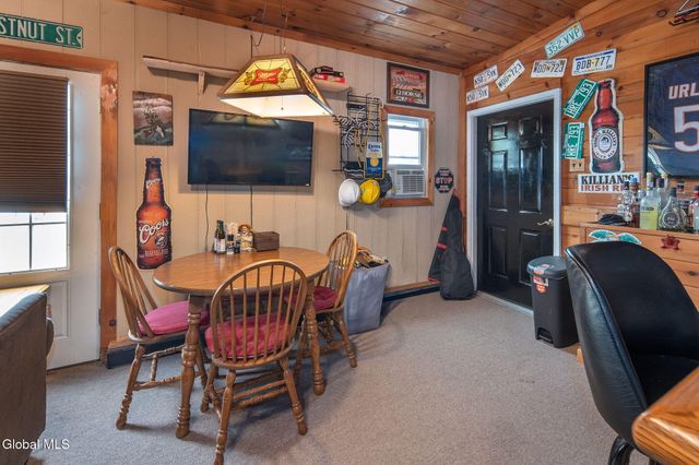 32 Broadway, Amsterdam, NY 12010