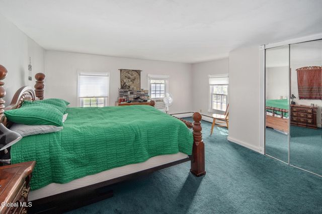 32 Broadway, Amsterdam, NY 12010