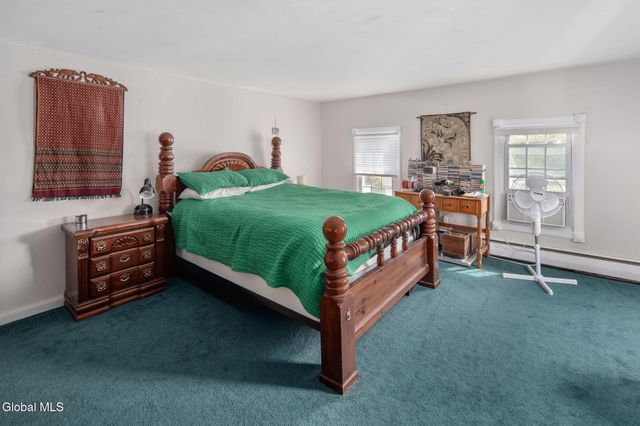 32 Broadway, Amsterdam, NY 12010