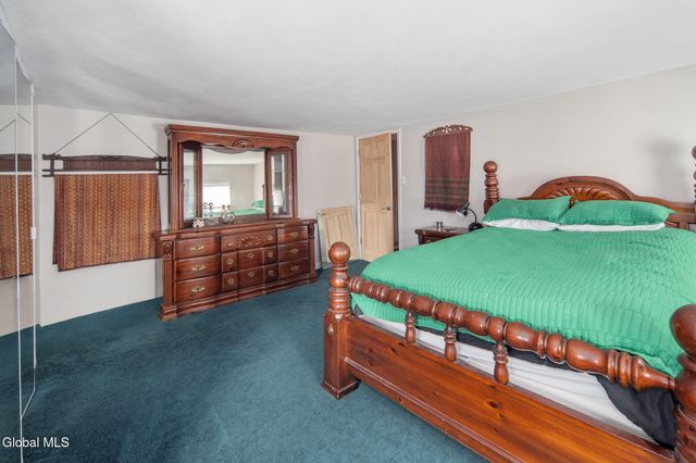 32 Broadway, Amsterdam, NY 12010