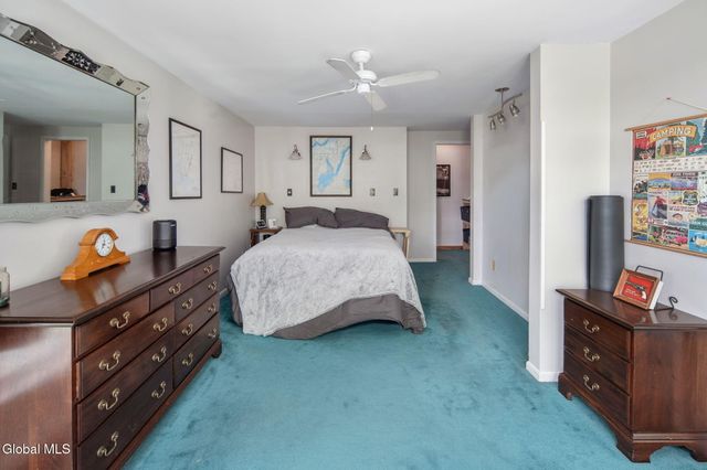 32 Broadway, Amsterdam, NY 12010