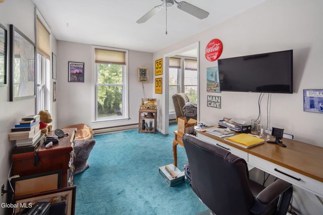 32 Broadway, Amsterdam, NY 12010