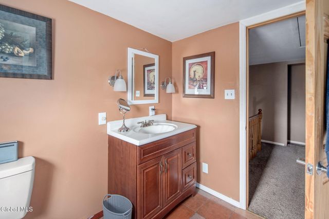 32 Broadway, Amsterdam, NY 12010