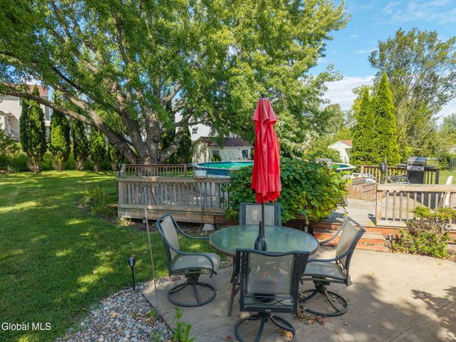 32 Broadway, Amsterdam, NY 12010