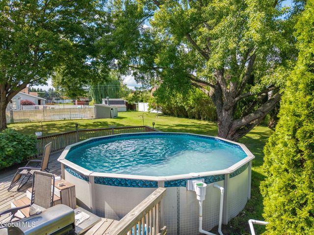 32 Broadway, Amsterdam, NY 12010