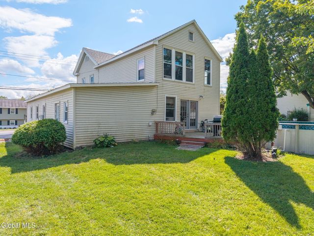 32 Broadway, Amsterdam, NY 12010