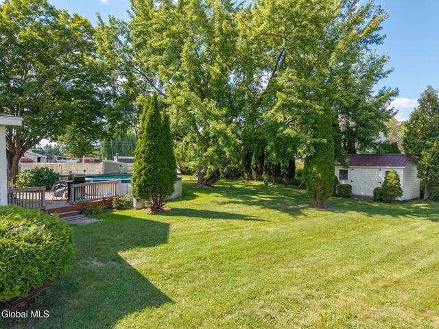 32 Broadway, Amsterdam, NY 12010