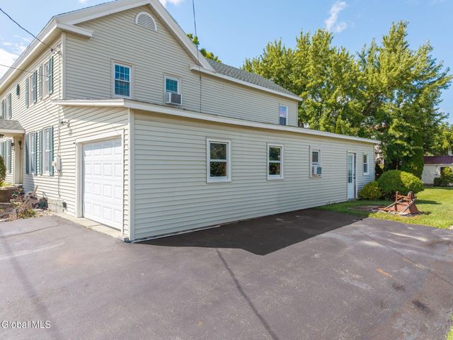 32 Broadway, Amsterdam, NY 12010