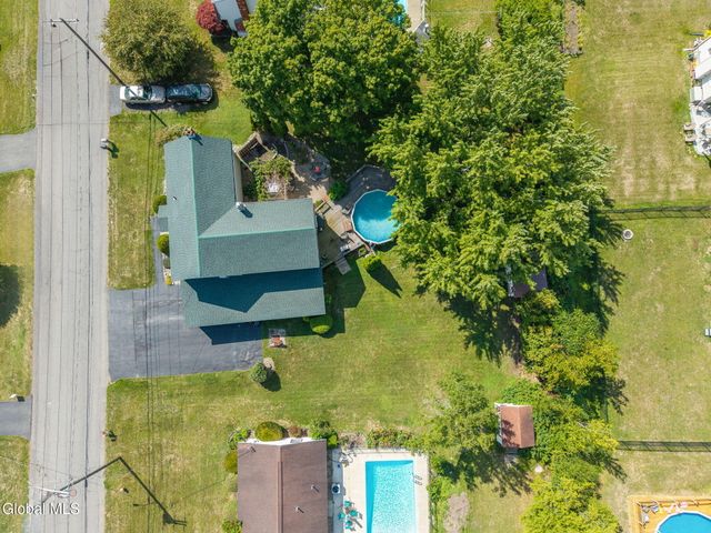 32 Broadway, Amsterdam, NY 12010