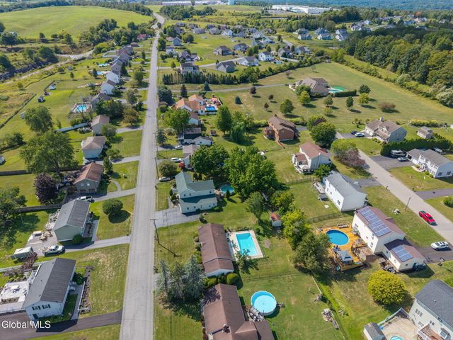 32 Broadway, Amsterdam, NY 12010