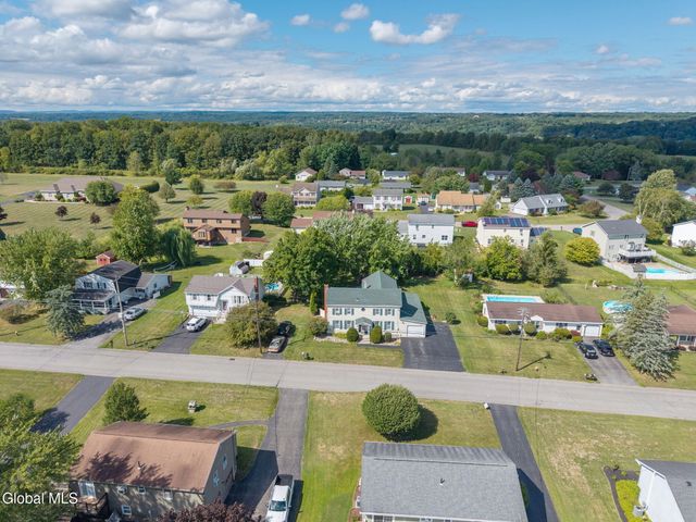 32 Broadway, Amsterdam, NY 12010