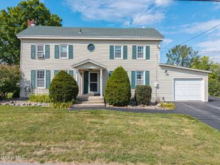 32 Broadway, Amsterdam, NY 12010