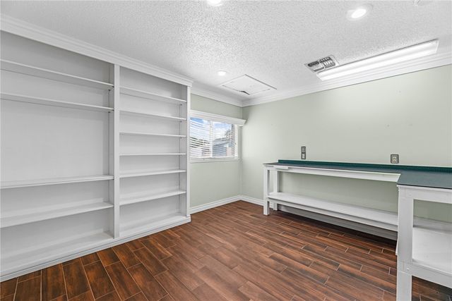 3443 Jamaica Dr, Corpus Christi, TX 78418