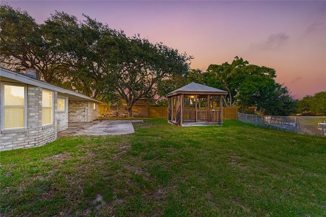 3443 Jamaica Dr, Corpus Christi, TX 78418