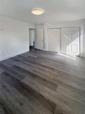 852 SW 1st St 6, Miami, FL 33130