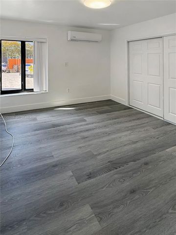 852 SW 1st St 6, Miami, FL 33130