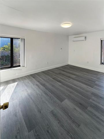 852 SW 1st St 6, Miami, FL 33130