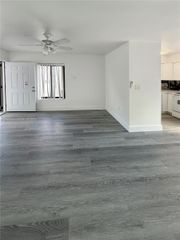 852 SW 1st St 6, Miami, FL 33130