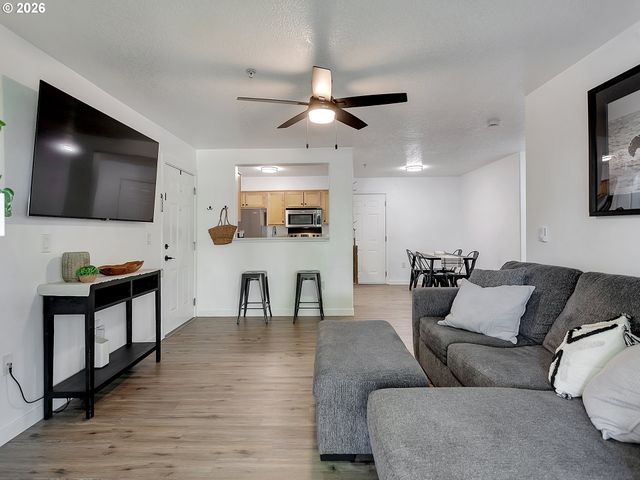 770 Nw 185TH Ave 105, Beaverton, OR 97006