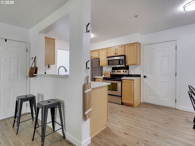 770 Nw 185TH Ave 105, Beaverton, OR 97006