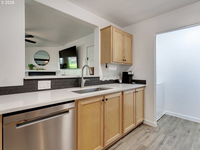 770 Nw 185TH Ave 105, Beaverton, OR 97006