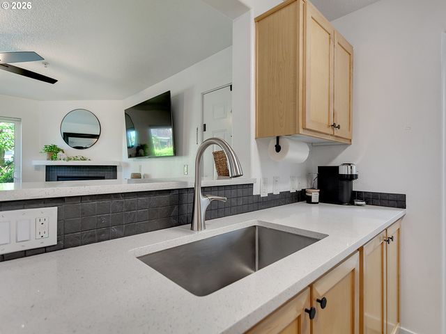 770 Nw 185TH Ave 105, Beaverton, OR 97006