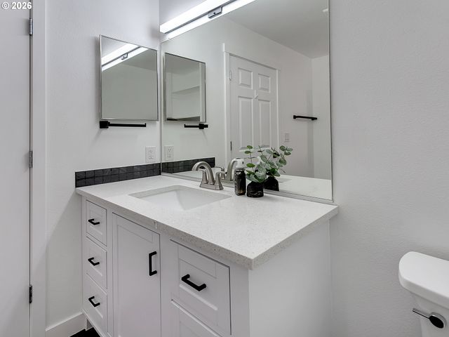 770 Nw 185TH Ave 105, Beaverton, OR 97006