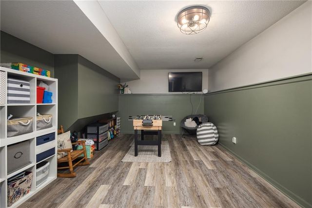 1127 SE Eastridge Drive, Blue Springs, MO 64014
