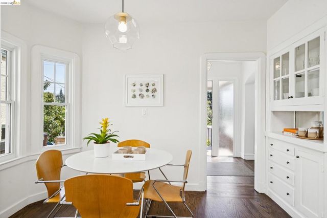 6720 MANOR CREST, Oakland, CA 94618