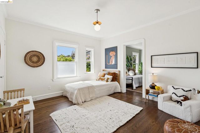 6720 MANOR CREST, Oakland, CA 94618