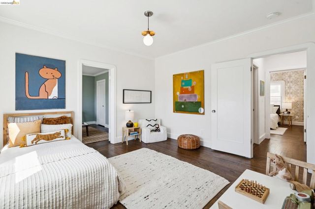 6720 MANOR CREST, Oakland, CA 94618