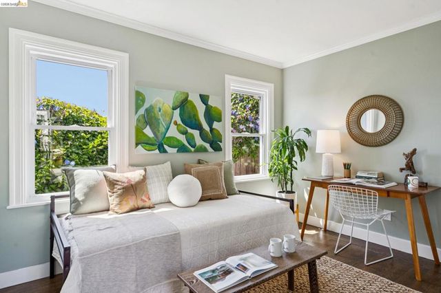 6720 MANOR CREST, Oakland, CA 94618