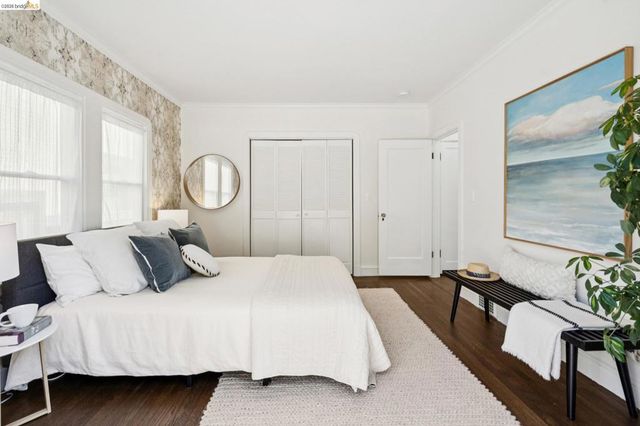 6720 MANOR CREST, Oakland, CA 94618