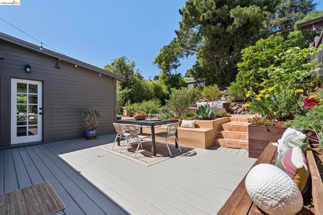 6720 MANOR CREST, Oakland, CA 94618