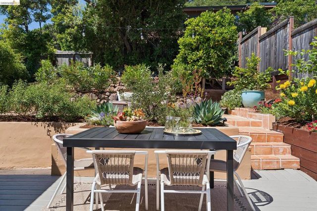 6720 MANOR CREST, Oakland, CA 94618
