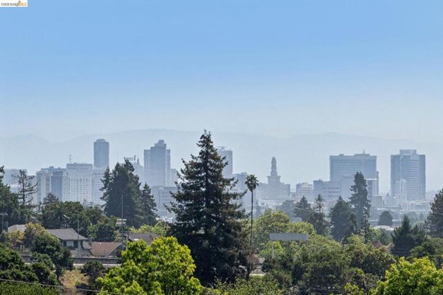 6720 MANOR CREST, Oakland, CA 94618