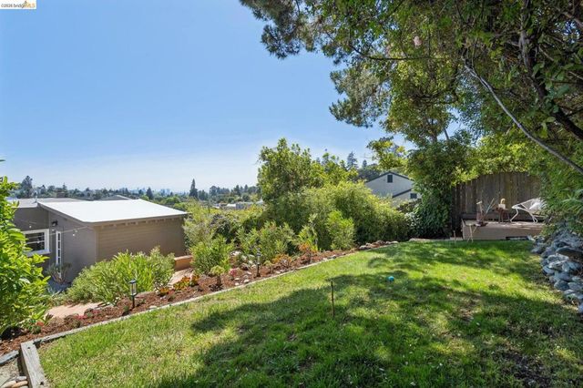 6720 MANOR CREST, Oakland, CA 94618