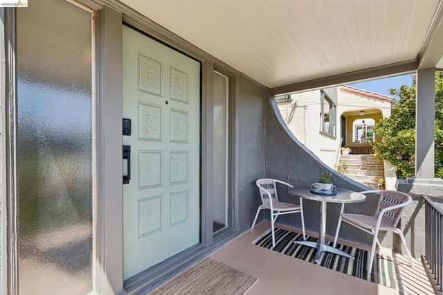 6720 MANOR CREST, Oakland, CA 94618