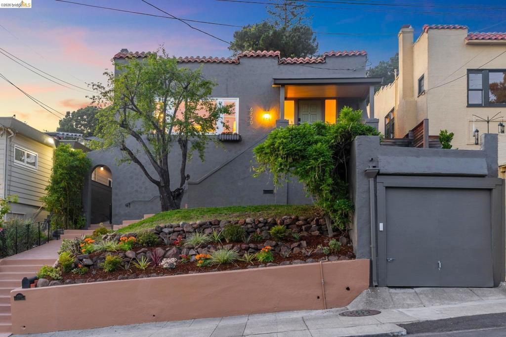 6720 MANOR CREST, Oakland, CA 94618