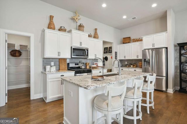 220 Lakeside Place, Canton, GA 30114