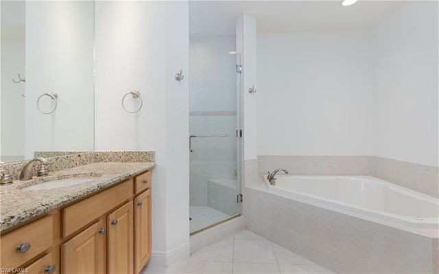 2090 W First ST # J2510, Fort Myers, FL 33901