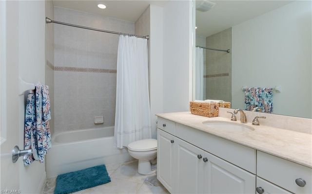 2090 W First ST # J2510, Fort Myers, FL 33901